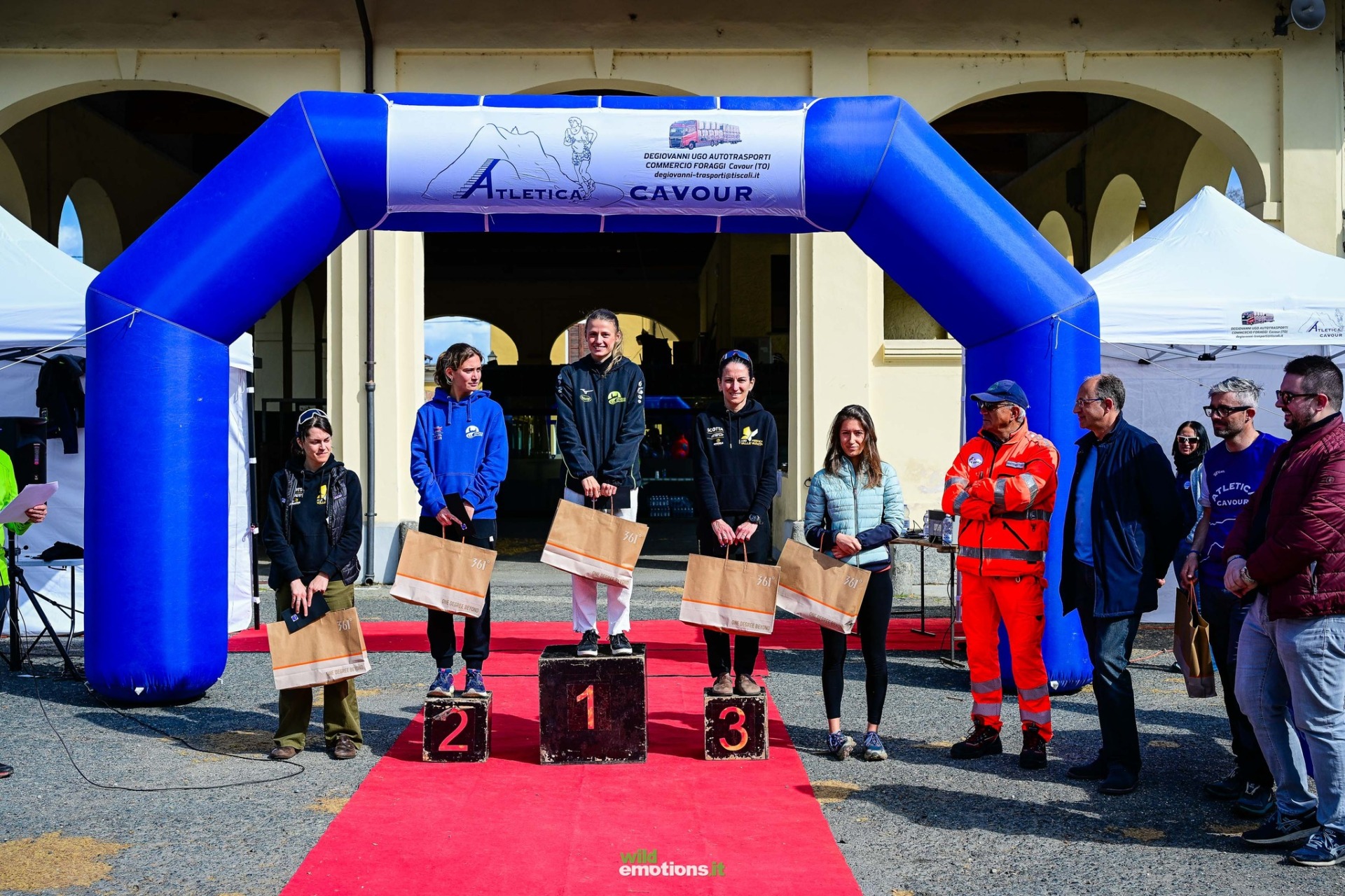 Vittoria ragazze CAvour