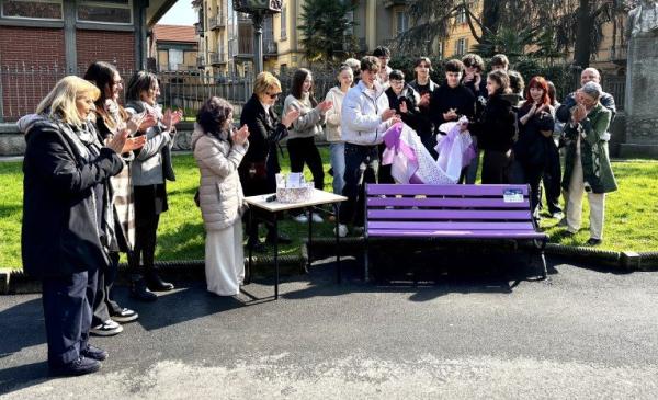 Dalla panchina lilla nel parco all’incontro con Amalia Ballarino