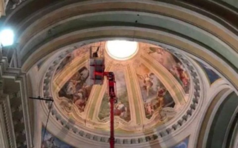 Verzuolo, porfido e affreschi Ultimi ritocchi a Santa Maria