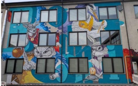 Quel murale è un racconto collettivo