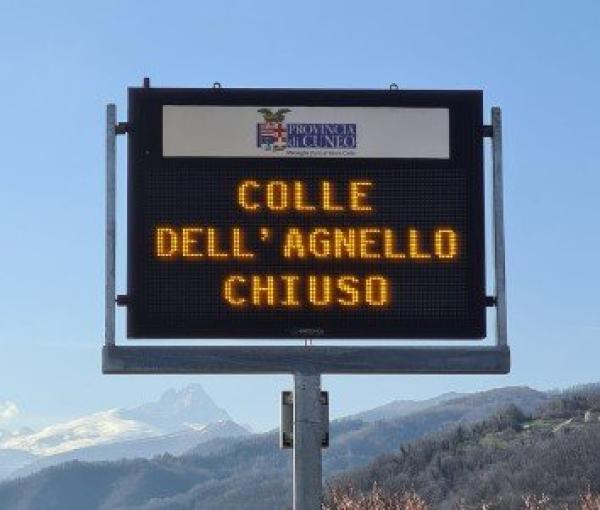 Tre pannelli “raccontano” l’Agnello