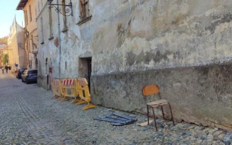 Atti di vandalismo nel centro storico di Saluzzo