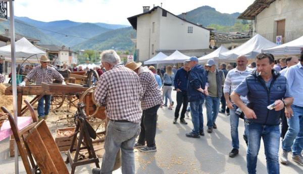 Festa del legno a Brossasco, tradizione di un paese sempre vivo