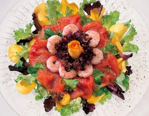 Fiori eduli, profumi e colori per nuove emozioni a tavola