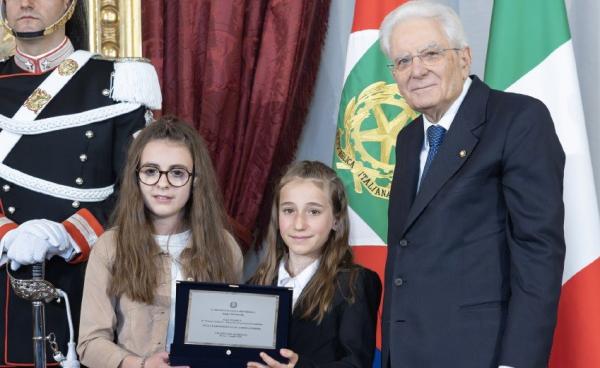 La scuola di Busca conquista Mattarella