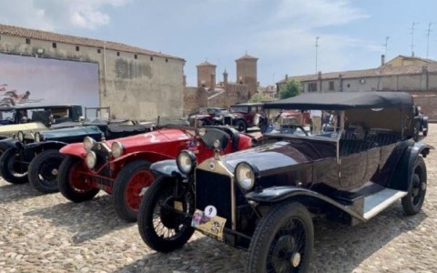Sulle strade saluzzesi rombano le Lancia