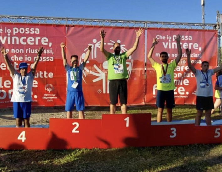 Alex è campione di lancio del peso