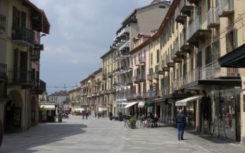 Corso Italia di Saluzzo accende il Consiglio