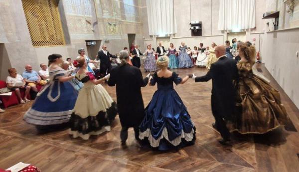 Il “Gran ballo” per celebrare l’estate