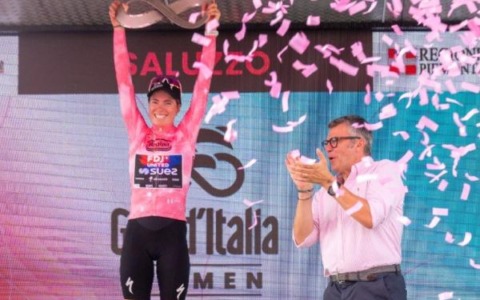 Saluzzo si veste di rosa e decide il Giro Montoso e Brondello premiano Vollering