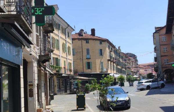 Termometro oltre i 32 gradi in città Saluzzo boccheggia