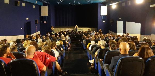 Barge: cinema senza proiettore