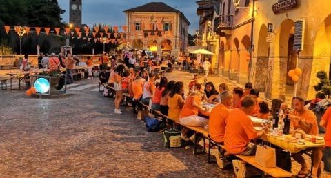 Ven cò ti, cena in arancione a Moretta