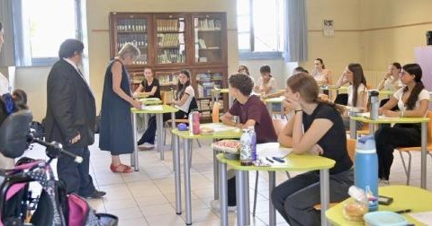 Maturità, leggera flessione dei “100” ma la media voto supera gli 80 punti