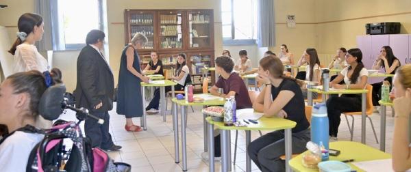 Maturità, leggera flessione dei “100” ma la media voto supera gli 80 punti