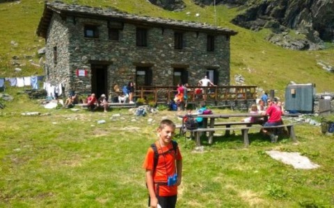 La musica delle cornamuse per i 160 anni dell’Alpetto a Oncino