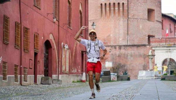 Il Village di piazza Cavour Partenze, arrivi e incontri