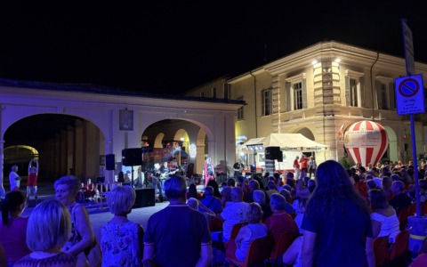 Cavour si accende di musica e di Rosso