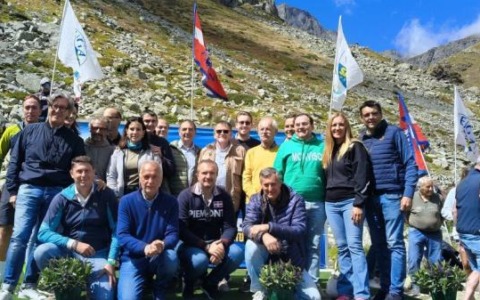 La Lega torna alle sorgenti del Po, 30 anni dopo Bossi