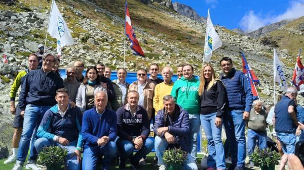 La Lega torna alle sorgenti del Po, 30 anni dopo Bossi