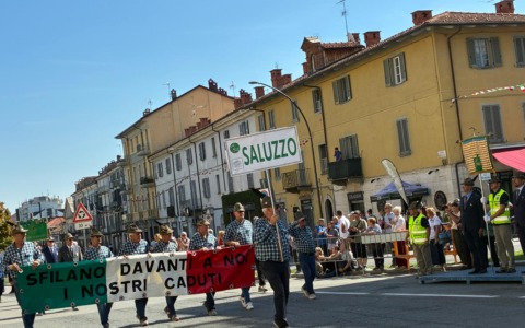 Pinerolo, con oltre 15mila alpini, saluta il 1° Raggruppamento