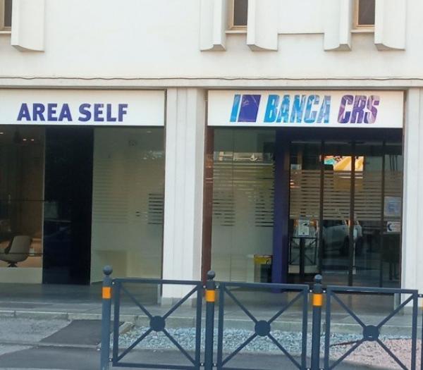 La filiale della Cassa di Savigliano operativa in piazza XX Settembre