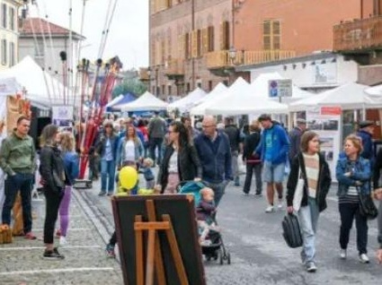 Dalle figurine ai trattori alla kermesse di Caraglio