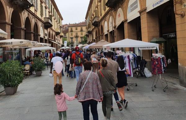 Domenica Negozi in strada spegne cinquanta candeline