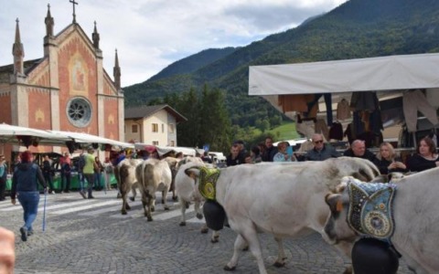 L’estate sta finendo, San Michele veste Sampeyre di nuovi colori
