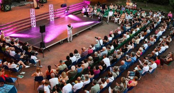 Quattro serate con gli autori dal principe a Giusy Ferreri