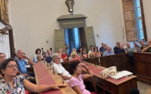 Via Spielberg, confronto aperto su verde, parcheggi e pedoni