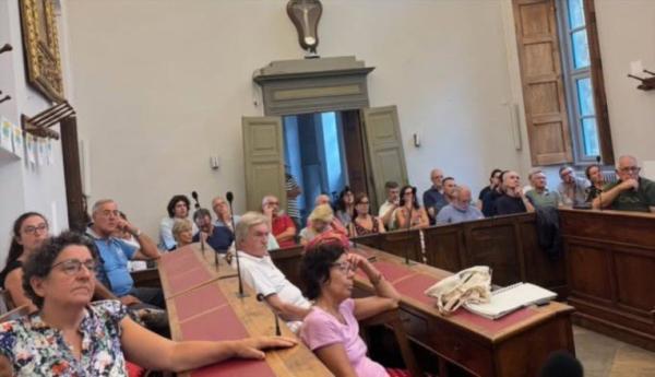 Via Spielberg, confronto aperto su verde, parcheggi e pedoni