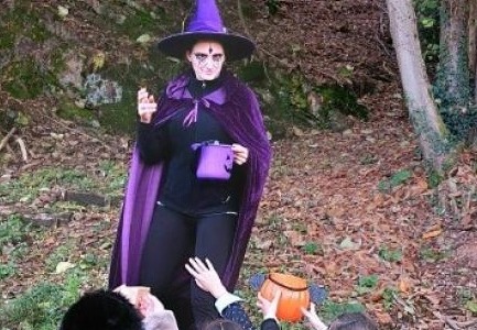 La città si prepara ad Halloween tra pozioni, masche e misteri