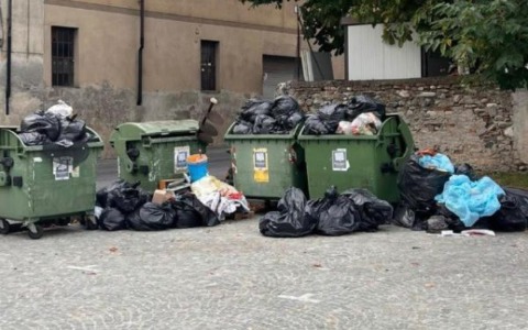 Costigliole, il furbetto del cassonetto scaricava i rifiuti alla casa di riposo