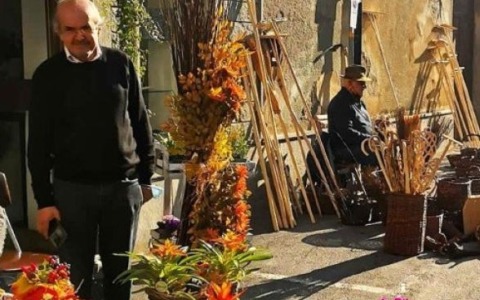 Piazza Biandrate cuore della festosa kermesse